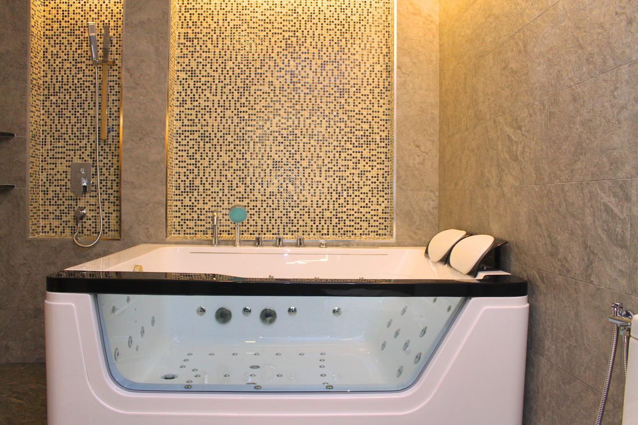 Geobay Hotel Johor Bahru Bagian luar foto