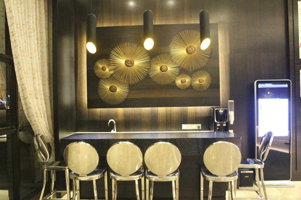 Geobay Hotel Johor Bahru Bagian luar foto