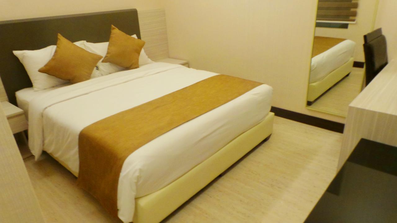 Geobay Hotel Johor Bahru Bagian luar foto